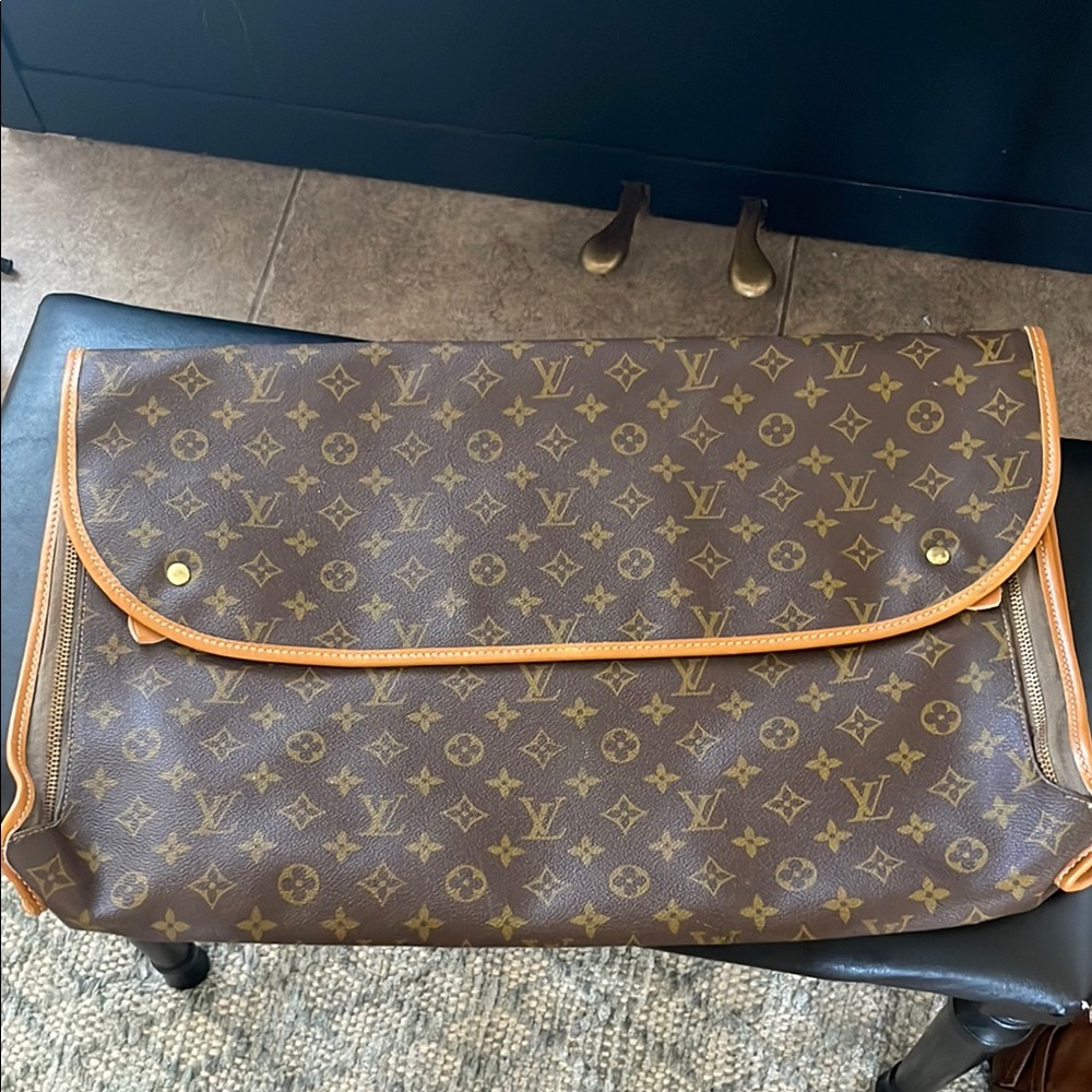 Louis Vuitton Authentic Monogram Garmet Bag